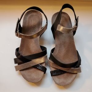 Munro Strapey Comfort Sandals Black Silver 6.5 WW
